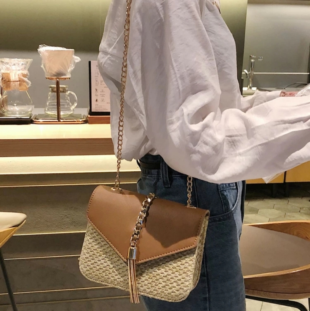 TASSEL GOLD CHAIN CROSSBODY